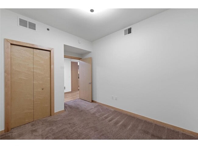 Building Photo - 740 Portland Ave