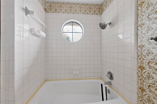 Building Photo - 180 Annetta Rd