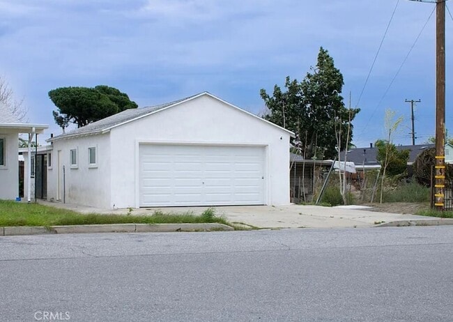 Building Photo - 17903 Dorsey Way
