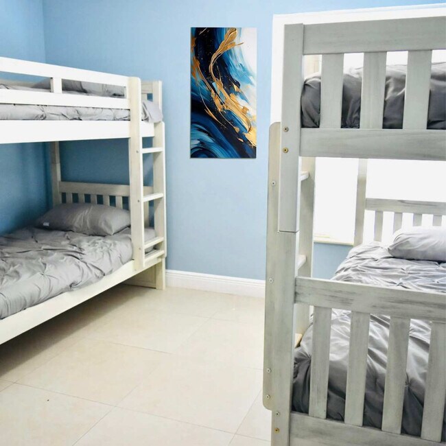 Building Photo - 4211 NE 13th Ave