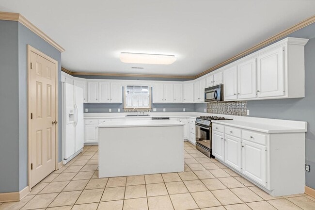 Building Photo - 2075 Igou Crossing Dr