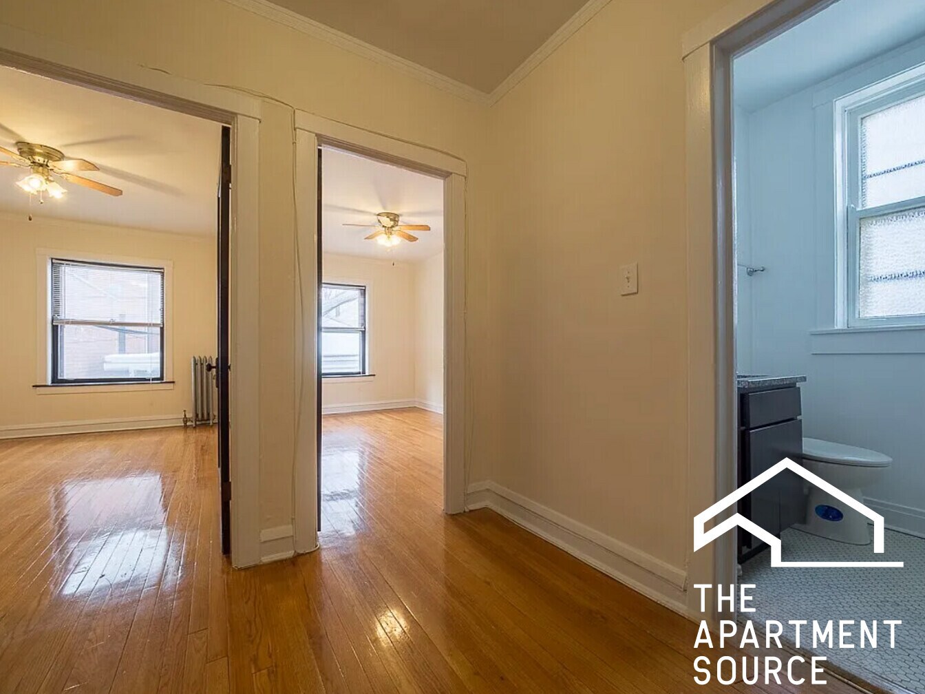 Building Photo - 4903 N Hoyne Ave