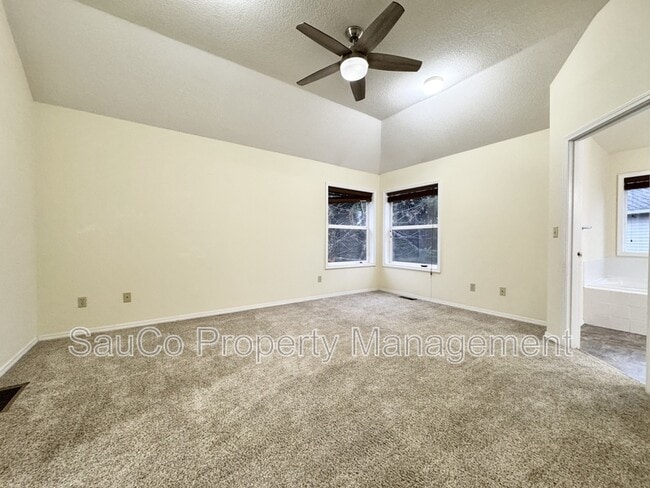 Building Photo - 351 SE 58th Ct