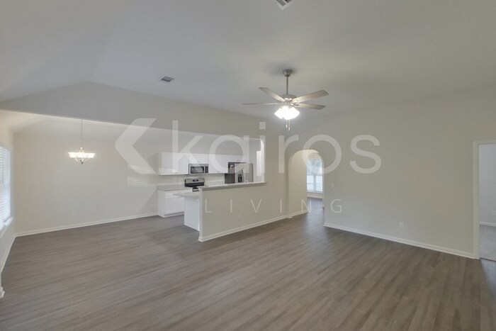 Building Photo - 553 Mt Airy Dr