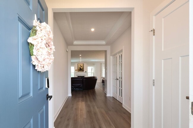 Building Photo - 4 Bedroom, 4 Bath Home w/Backyard Heated Pool overlooking Pearl's Fen