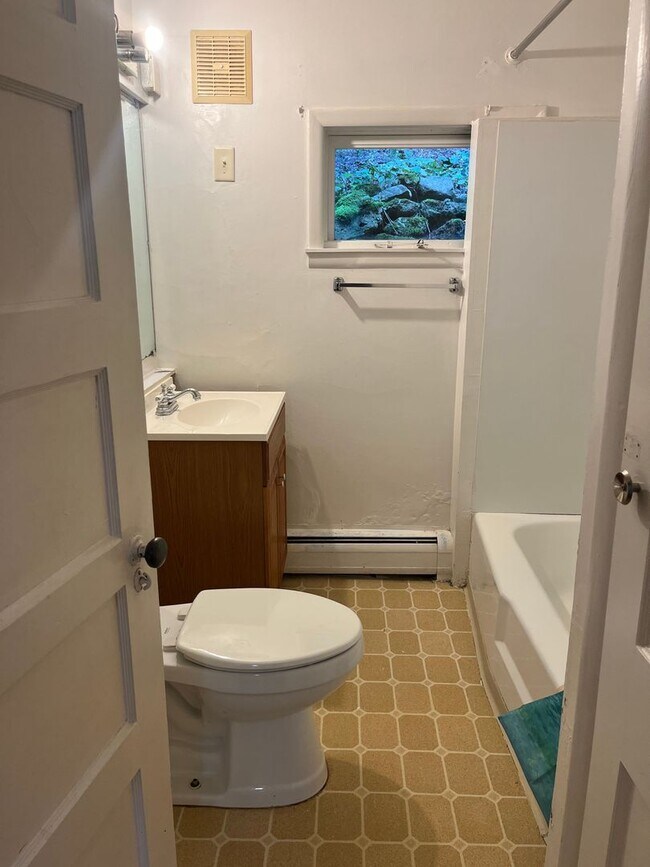 Building Photo - 710 Valentine St