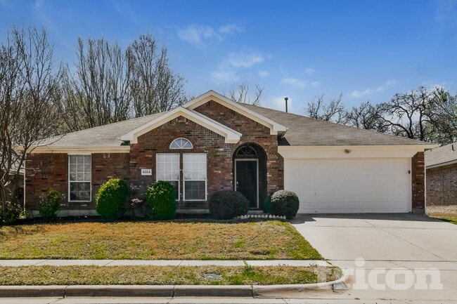 Building Photo - 5004 Saddlehorn Dr