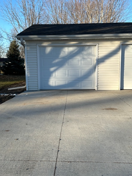 Building Photo - 605 N Grove St