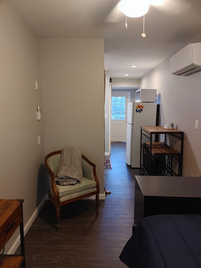 Building Photo - 2317 Broad St