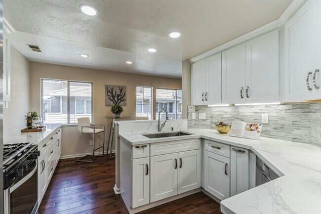 Building Photo - 548 Mill River Ln