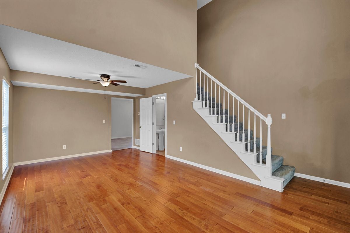 Building Photo - 204 Greenleaf Dr