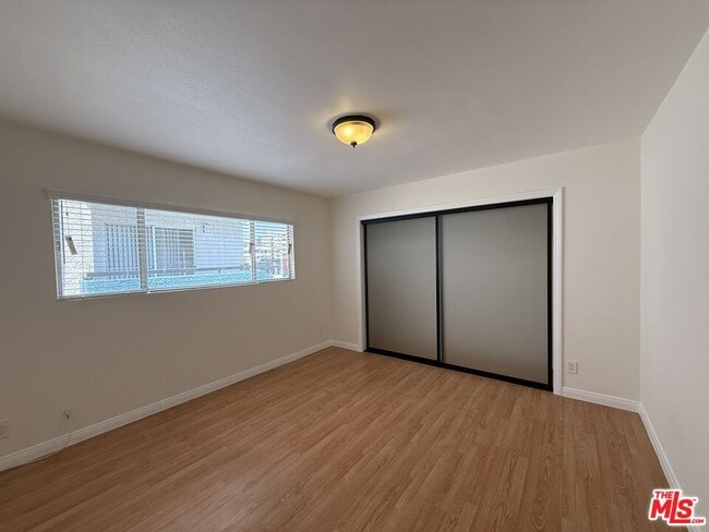 Building Photo - 314 S Clark Dr