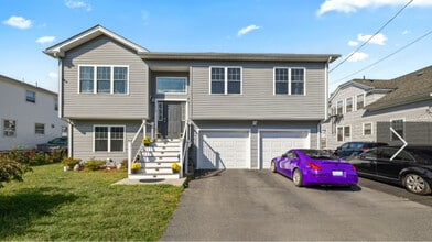 Building Photo - 119 Pleasant St