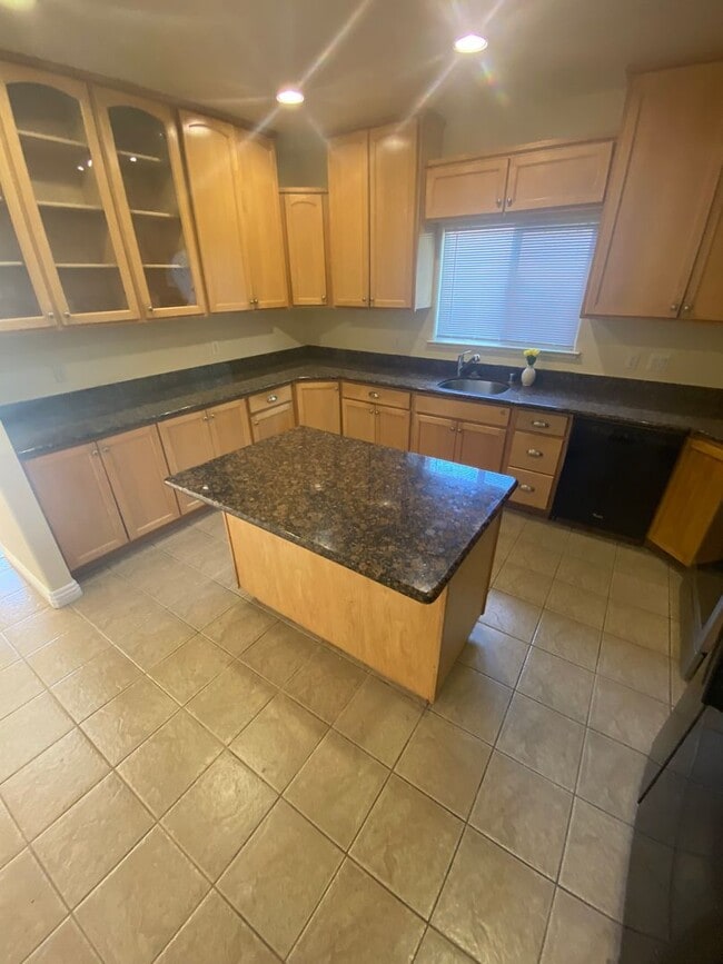 Building Photo - Advent - Three Bedroom House W/ Two Car Ga...
