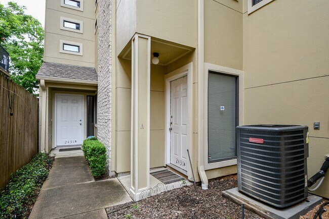 Building Photo - 2431 Dorrington St