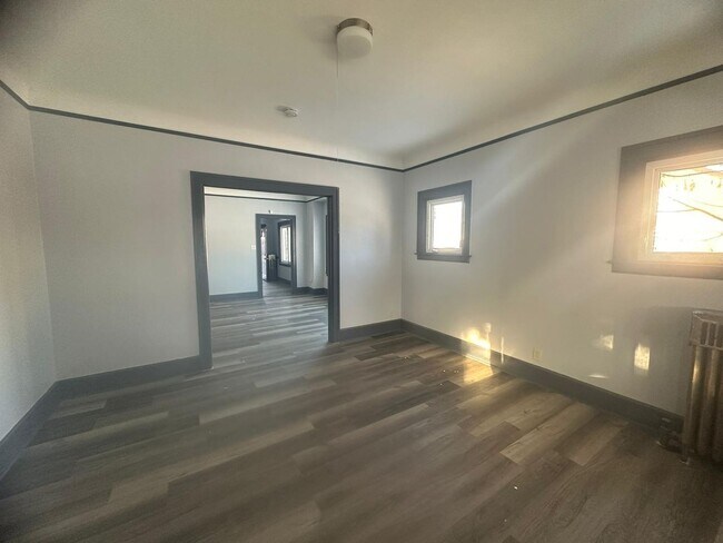 Building Photo - Move in Special!!! NEWLY UPDATED 3 B!EDROO...