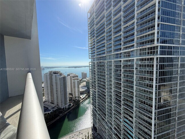Building Photo - 475 Brickell Ave