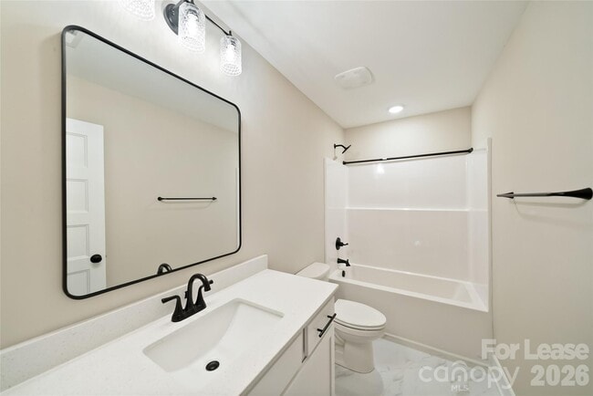 Building Photo - 820 N Rocky River Rd