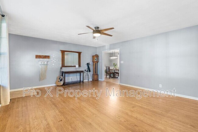 Building Photo - 2232 S Hampton Ave