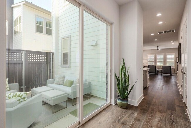 Building Photo - 4209 Berkman Dr