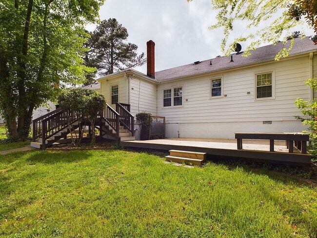 Building Photo - "Charming 3-Bed Richmond Retreat on Three Chopt Rd!"
