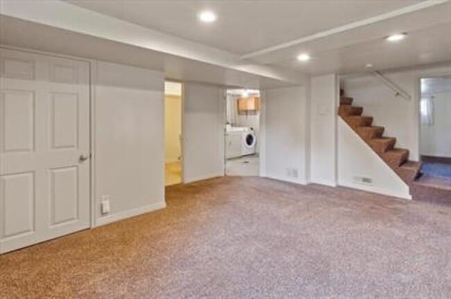 Building Photo - 1263 E Emerson Ave