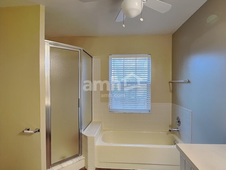 Building Photo - 6109 Cacao Dr