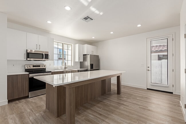 Building Photo - Monte Villagro