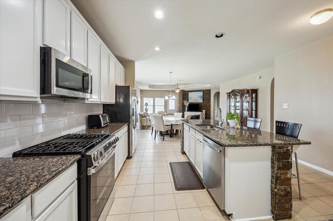 Building Photo - 919 E Tide Bay Cir