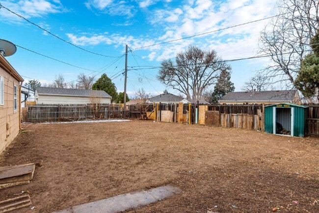 Building Photo - 981 Lansing St