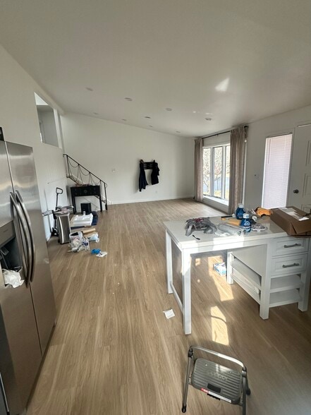 Open space kitchen and living room - 182 Jenkins Ave