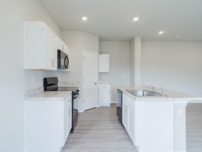 Building Photo - 3404 Endearment