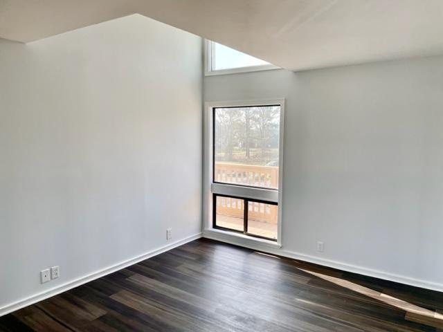 Building Photo - 1025 Plantation Dr W