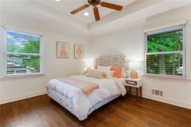 Building Photo - 2357 Cortez Way NE