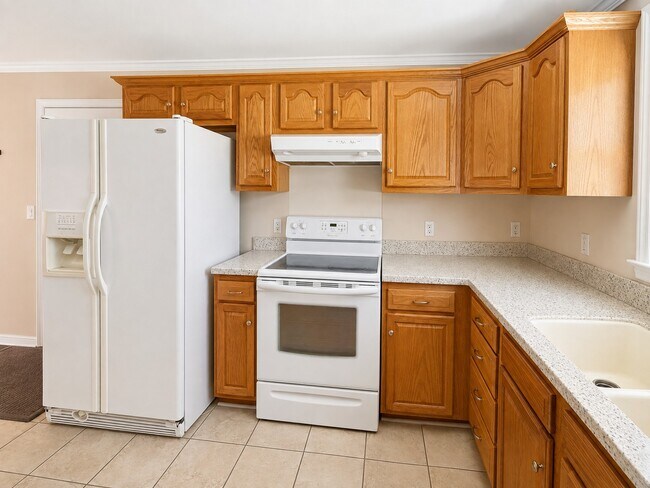 Building Photo - 813 Branchwood Dr