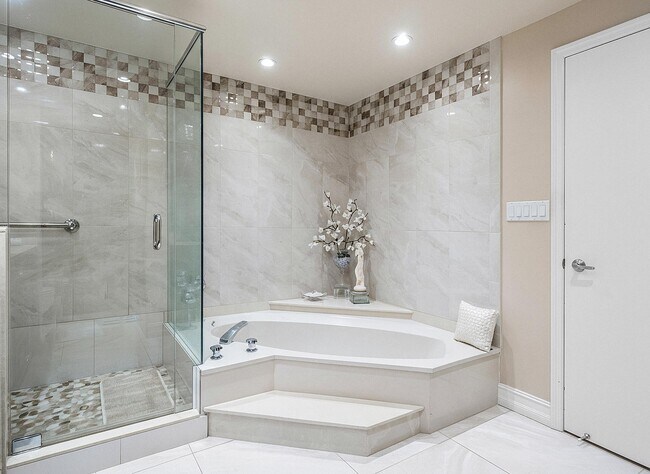 Building Photo - 3300 S Ocean Blvd