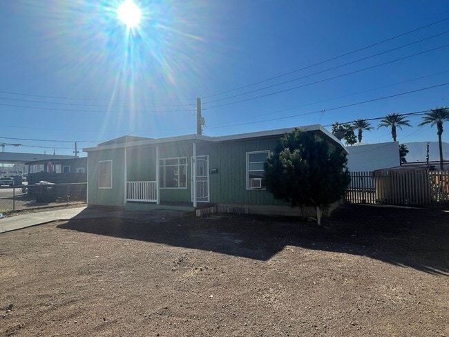 Building Photo - 6 Idaho Way