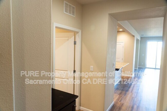Building Photo - 5572 Amnest Way