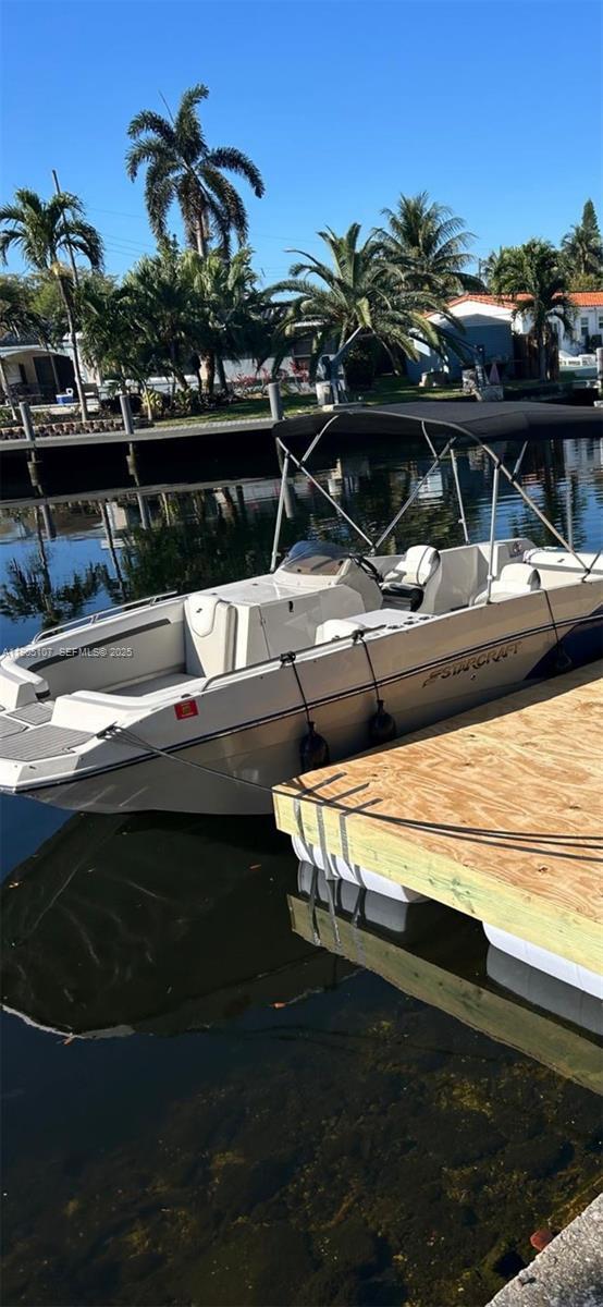 Building Photo - 2702 Scott St