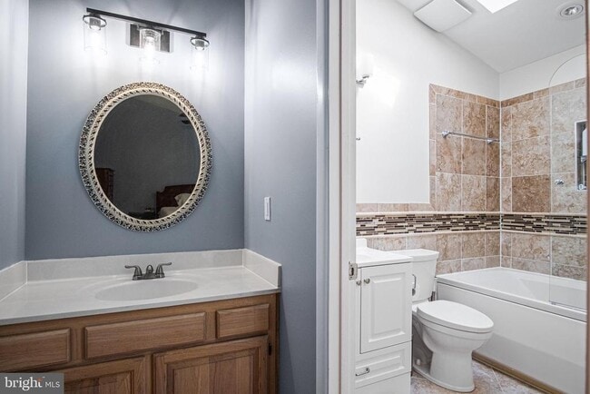 Building Photo - 1447 Newport Spring Ct