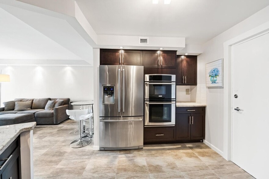 Building Photo - 3800 Galt Ocean Dr