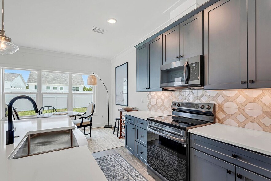 Building Photo - 22811 Ann Miller Rd