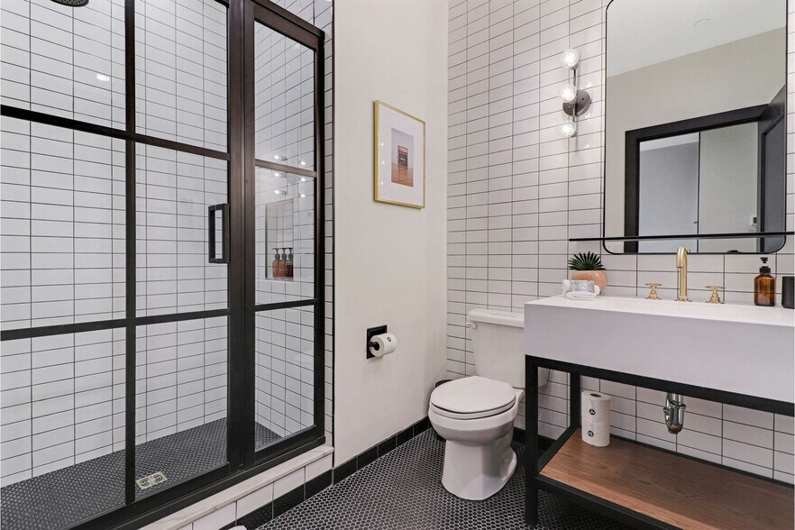 Building Photo - 1148 S Peters St