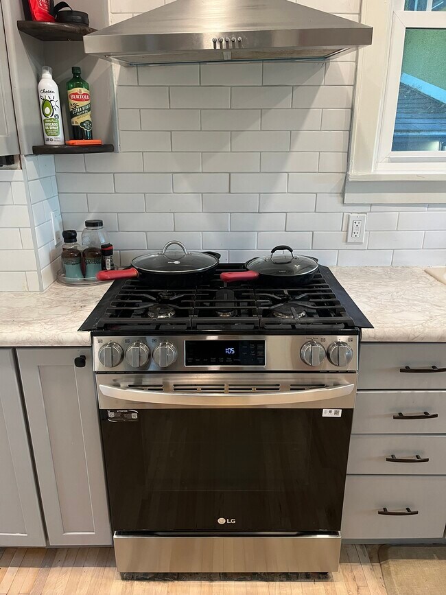 Building Photo - 4732 Harriet Ave