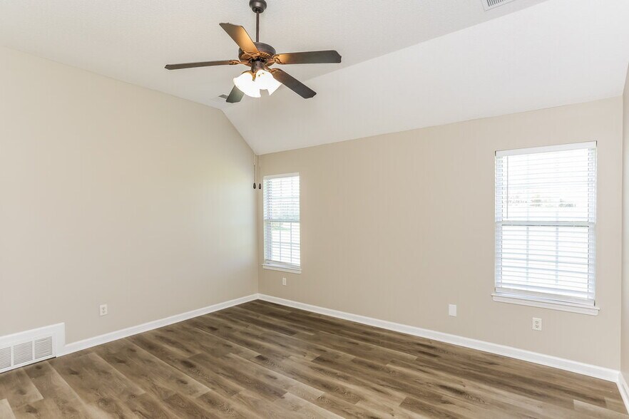 Building Photo - 7569 Red Berry Dr