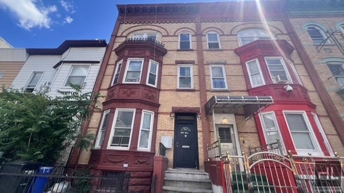 Building Photo - 1129 Rogers Ave