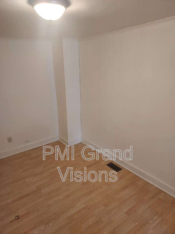 Building Photo - 2035 E William St