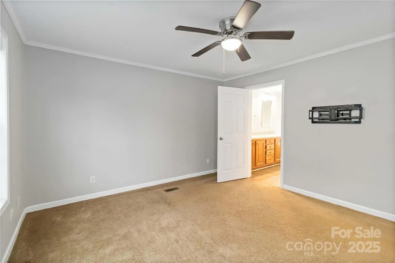 Building Photo - 2420 Creekside Dr