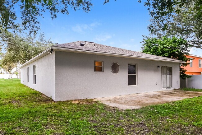 Building Photo - 2366 Tealwood Circle