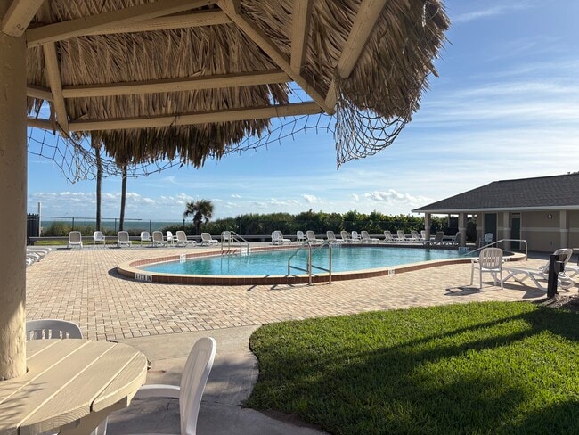 Building Photo - 562 Carousel Ln